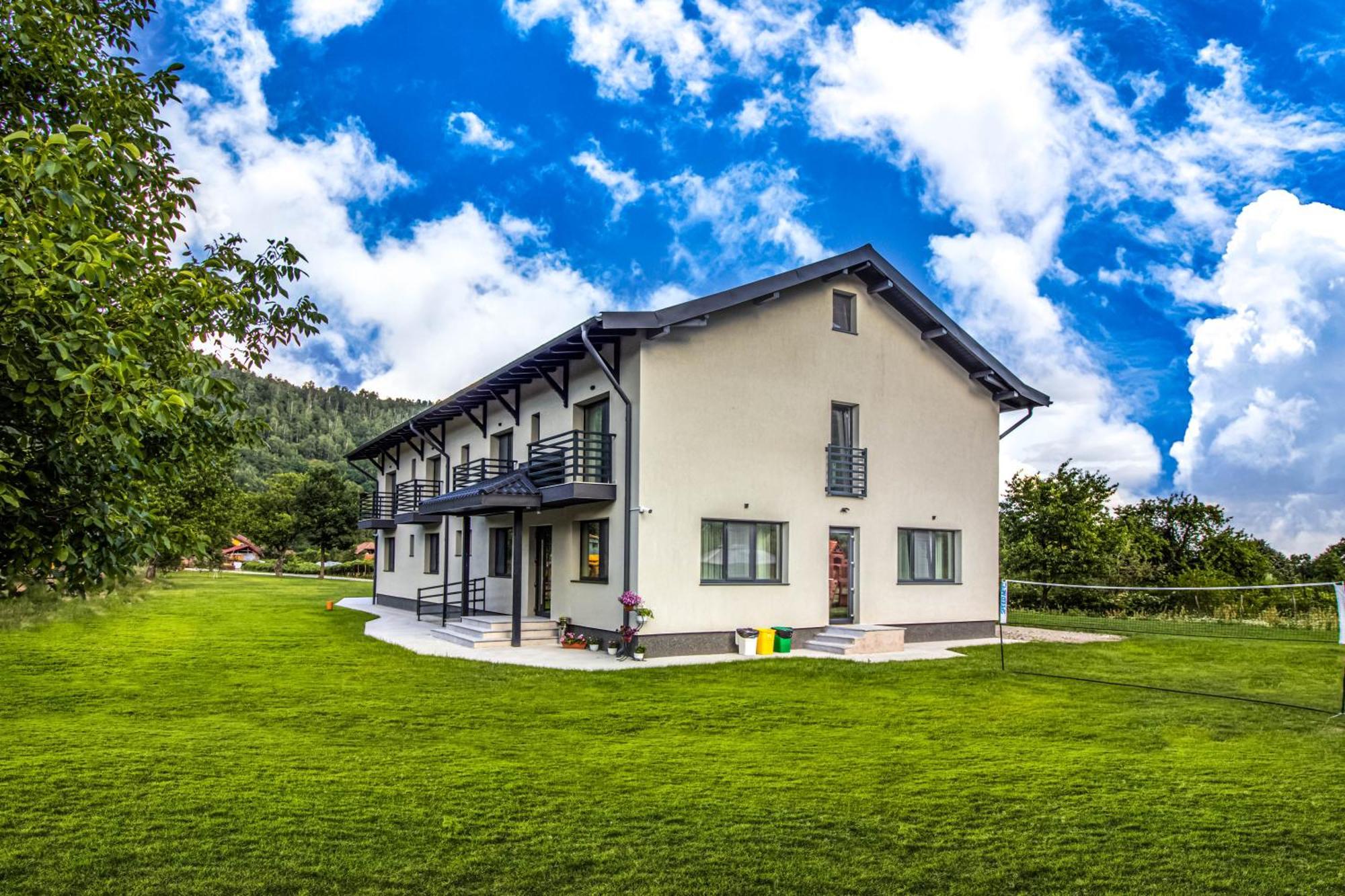 Transalpina Retreat Hotel Novaci-Straini Exterior photo
